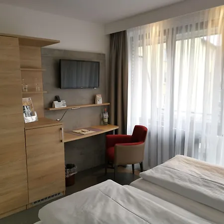 מלון Akzent Koerner Hof 3*